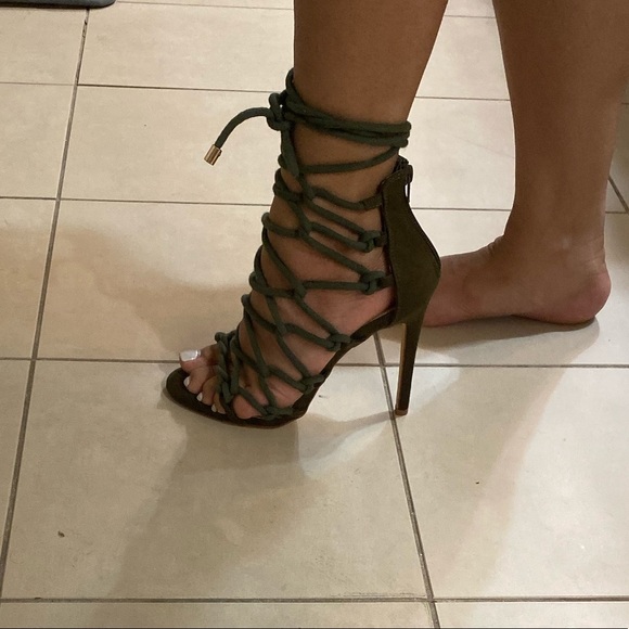 Olive green lace up heels - Picture 2 of 3